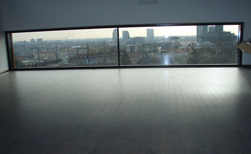pohľad na dom s panoramatickým výhľadom cez hliníkové okno mima PE 78N HI od Milan Magula - Mima